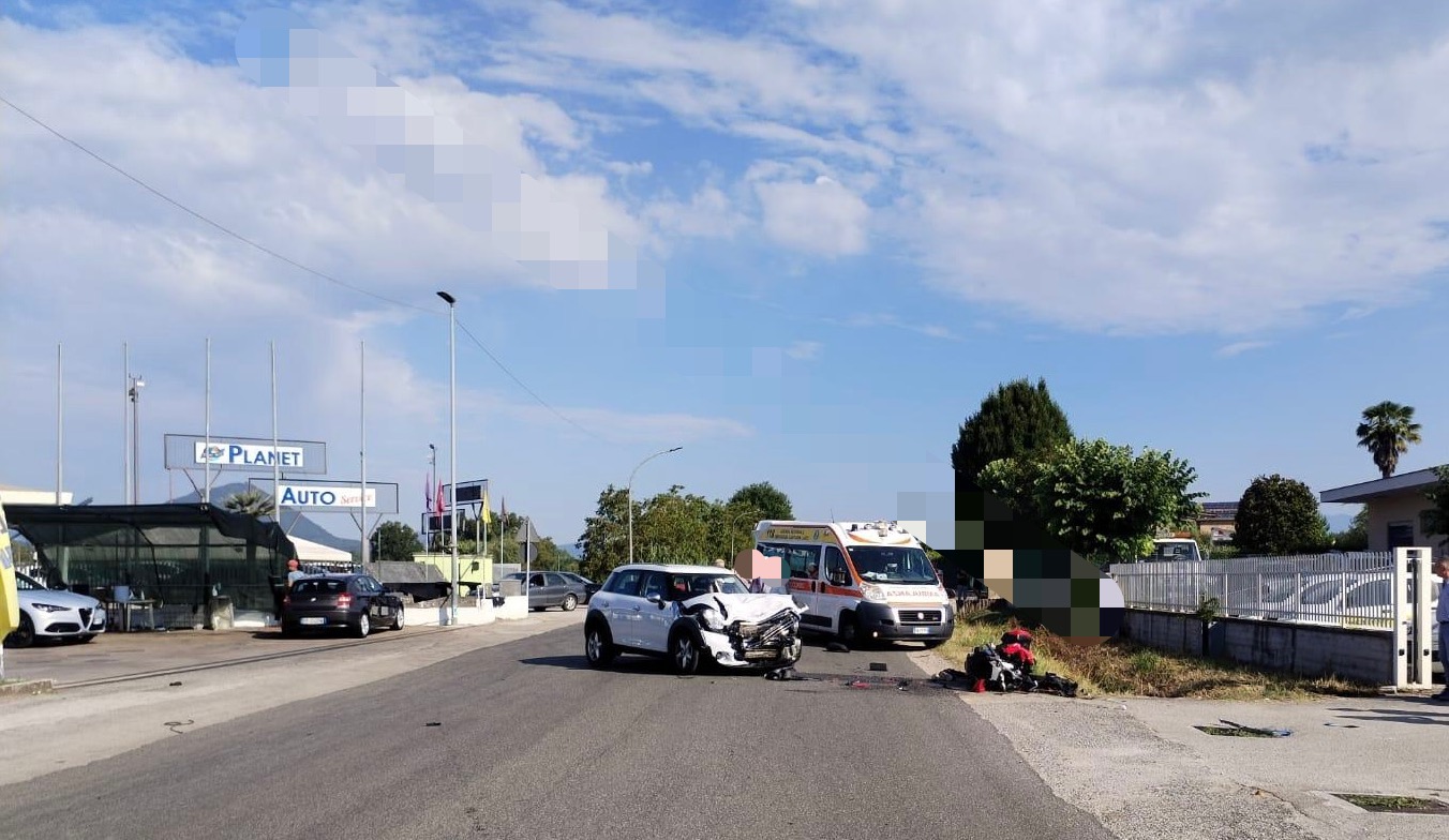 FLASH - Incidente Tra Auto E Scooter, Violento Impatto: Grave Un ...