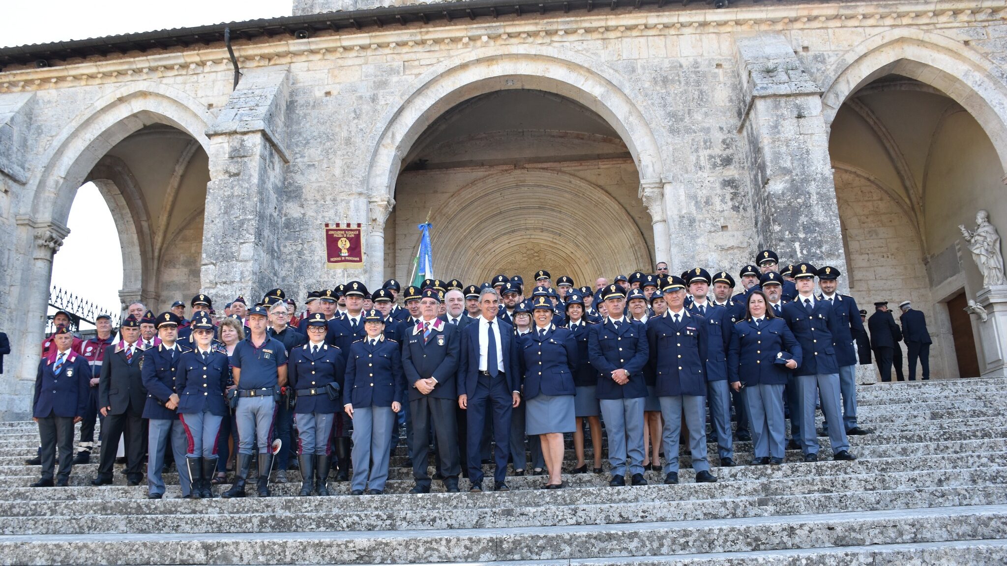 La Polizia di Stato celebra il suo Santo Patrono, San Michele Arcangelo: la  cerimonia a Casamari - Frosinone News